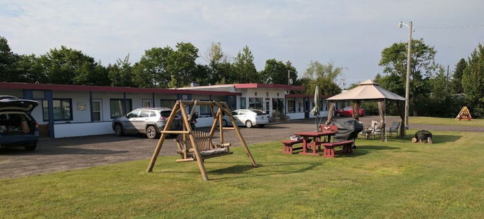 White House Lodging (White House Motel) - Web Listing (newer photo)